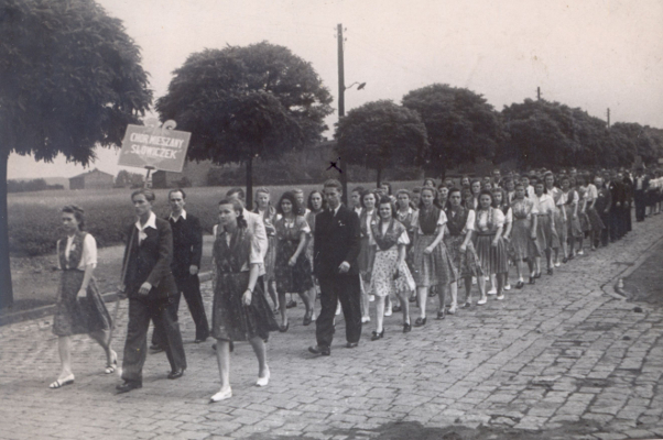 zdjęcie okładki [Chór "Słowiczek" Wirek - Okręgowy XVII Zjazd Śpiewaczy Bielszowice 22.06.1947 r.]